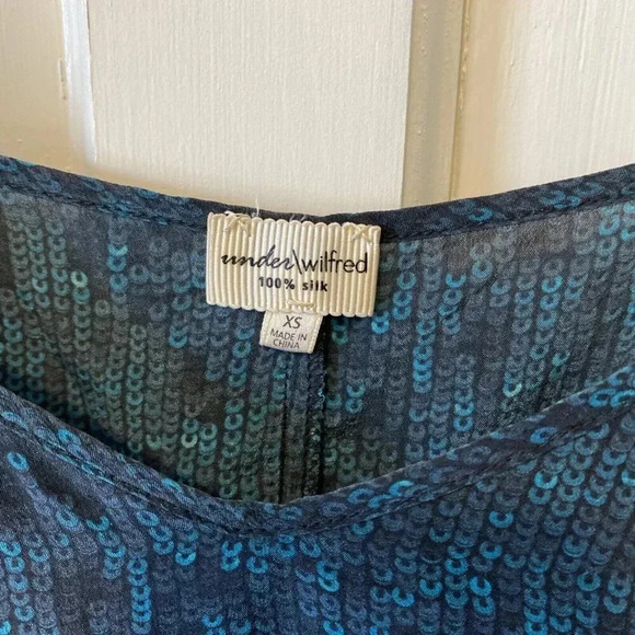 Wilfred Aritzia Silk  Camisole Tank Top Sz XS Emerald Green Black Feminine Light - Picture 3 of 11